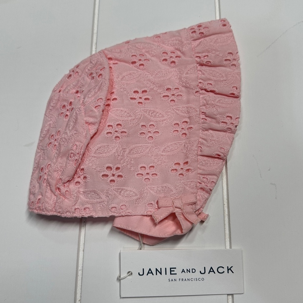 Janie and Jack Baby Crystal Rose
Eyelet Ruffle Bonnet New with Tags!